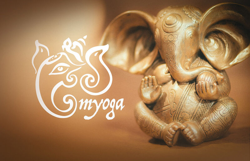 MYOGA München — Keyvisual mit Ganesha-Figur und weißer Wortbildmarke
